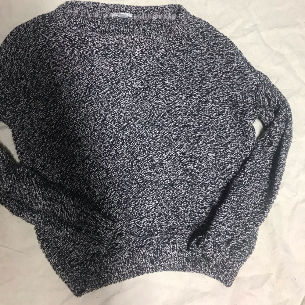 Grey sweatshirt